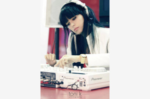 Female DJ - DJ Lins