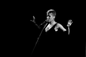 Flory Best Singer in dubai 04