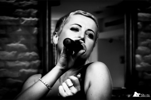 Flory Best Singer in dubai 09